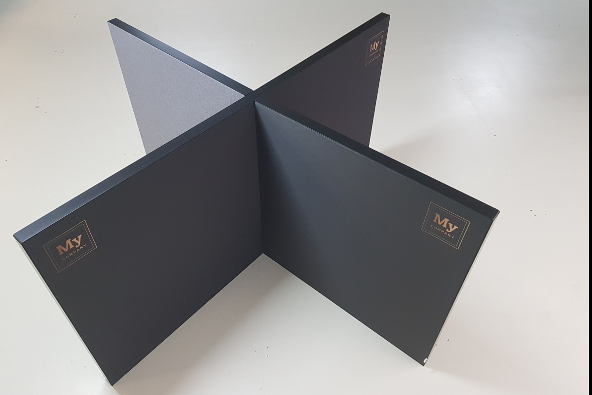 Desk divider X-shape